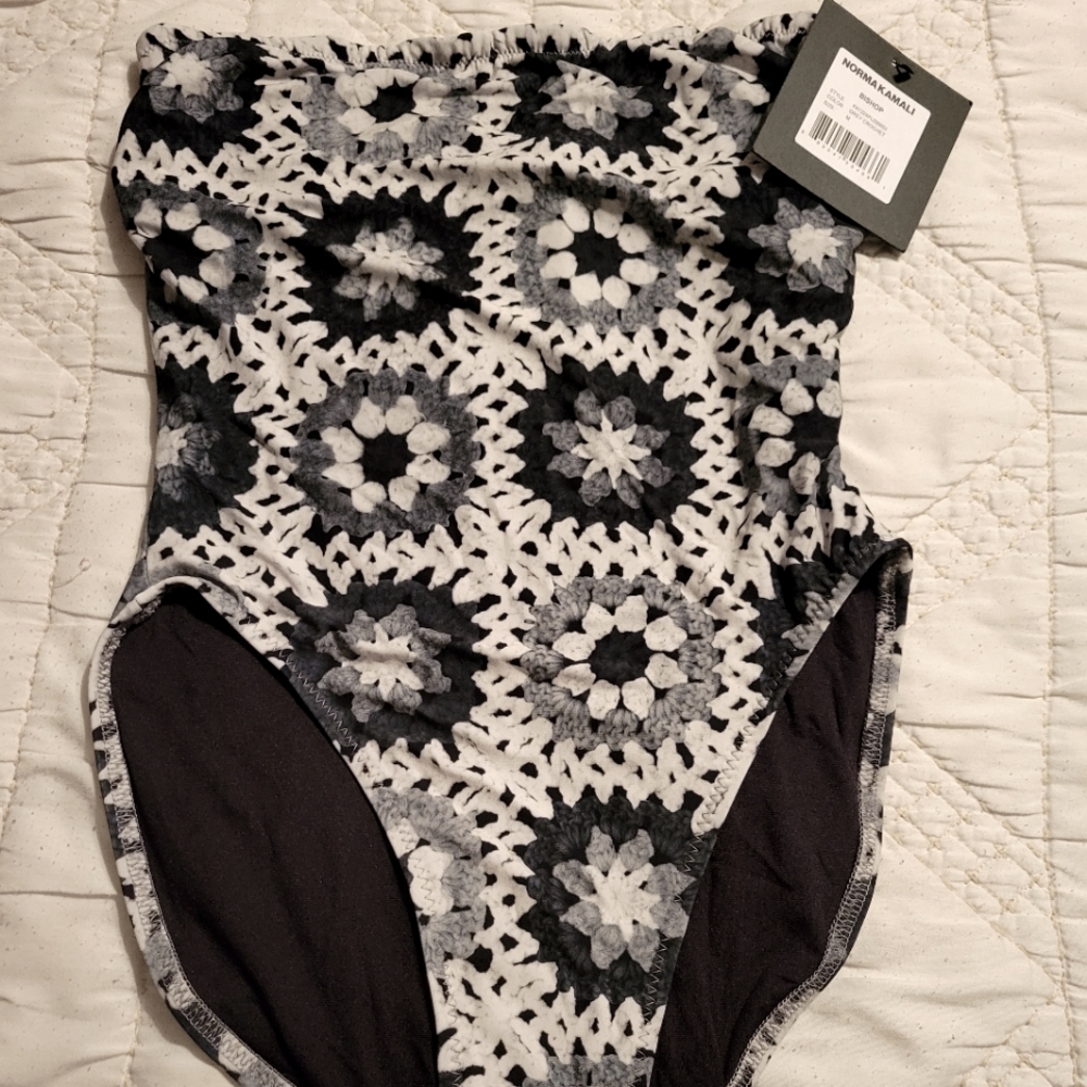 NWT $135 NORMA KAMALI [ M ] Bishop Bandeau One Piece Swimsuit Grey Crochet